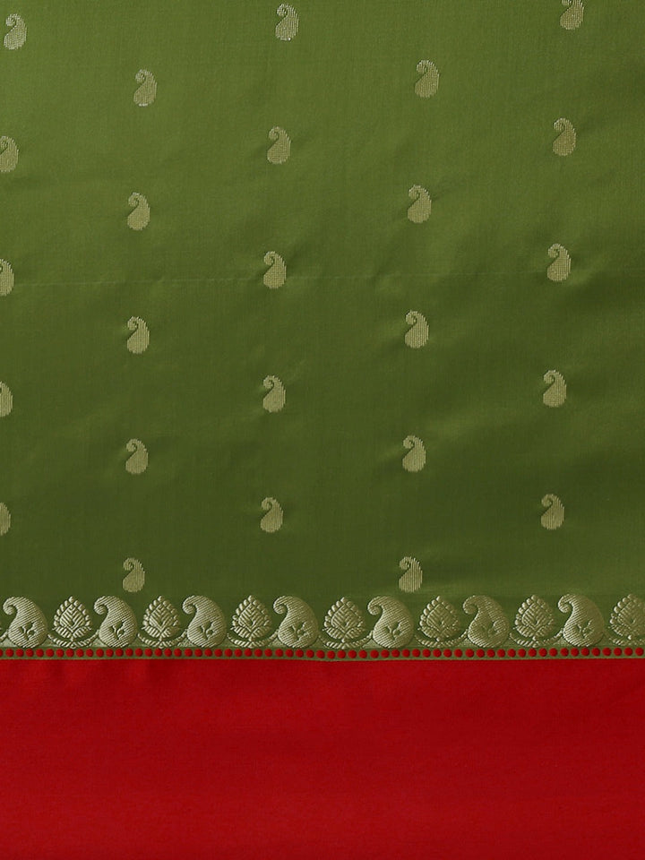 Handloom Bengali Style Gadwal Saree With Red Broad Border