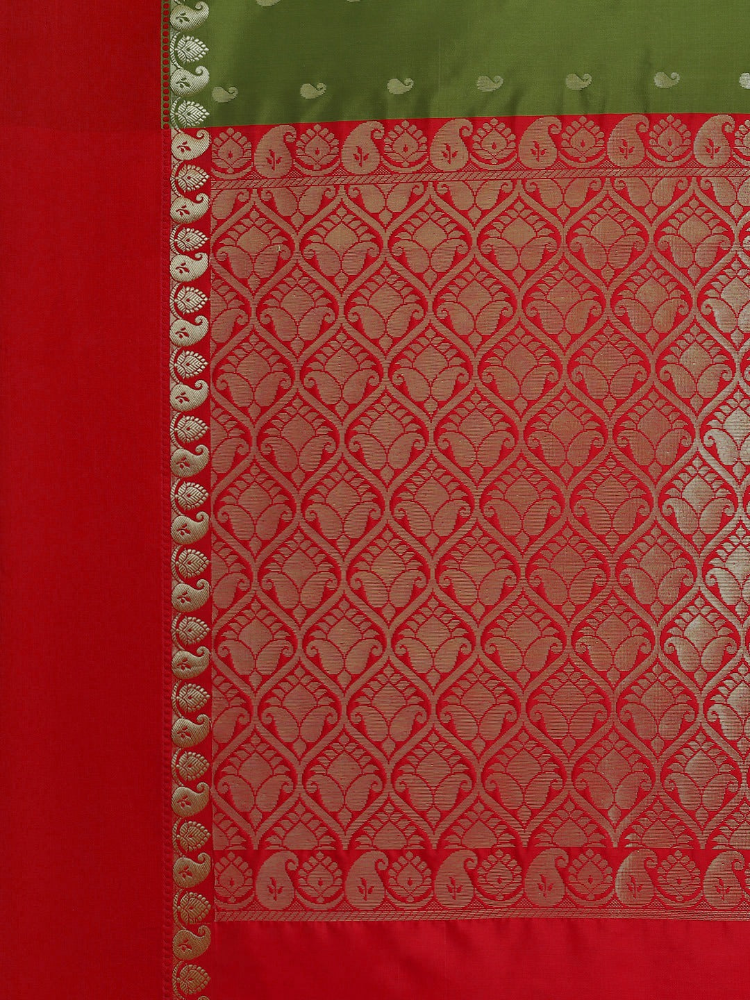 Handloom Bengali Style Gadwal Saree With Red Broad Border
