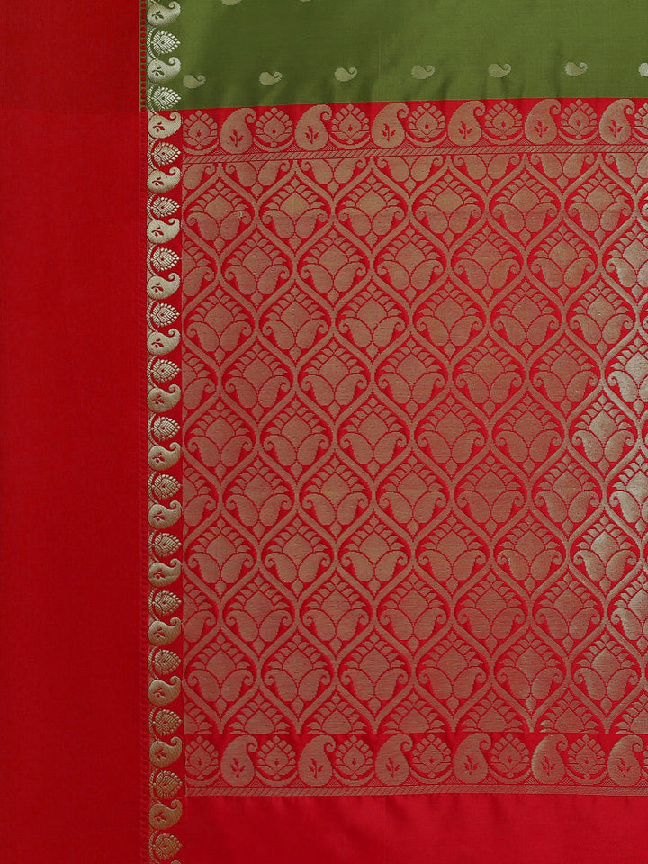 Handloom Bengali Style Gadwal Saree With Red Broad Border