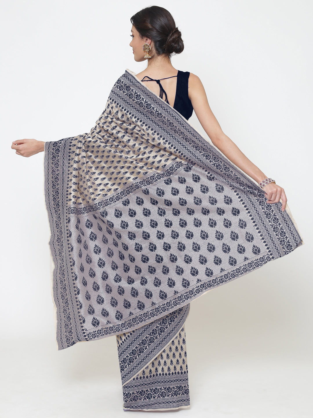 Cream Grey Cotton Silk saree with handloom weaving floral patterns and a broad border