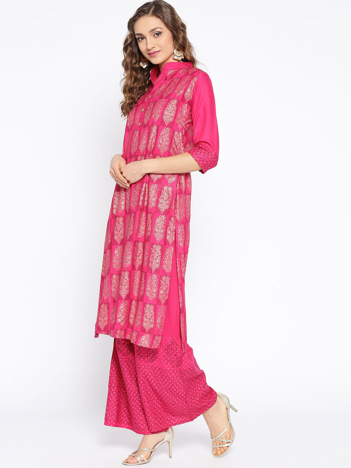 Foil Print Kurta Set in Bold Floral Motifs