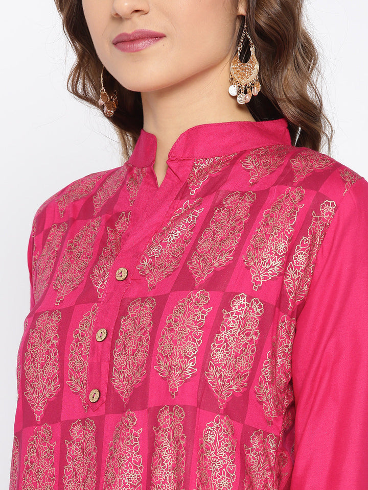 Foil Print Kurta Set in Bold Floral Motifs