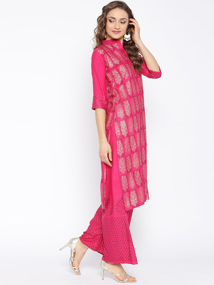 Foil Print Kurta Set in Bold Floral Motifs
