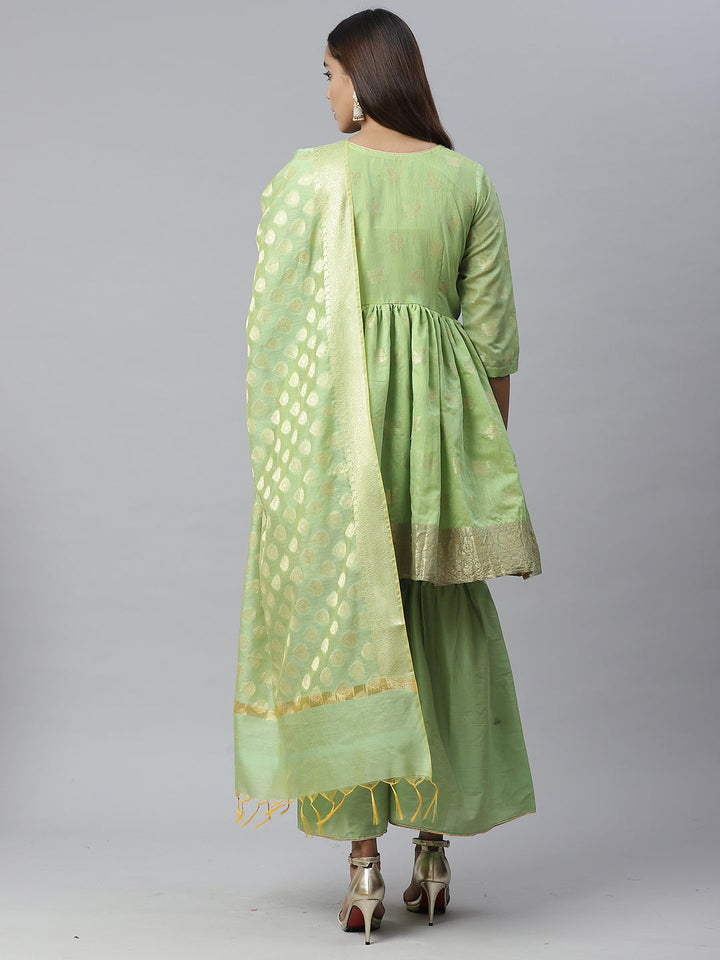 Banarasi Kurta Set with Zari meenakari Floral weaving and Handloom dupatta