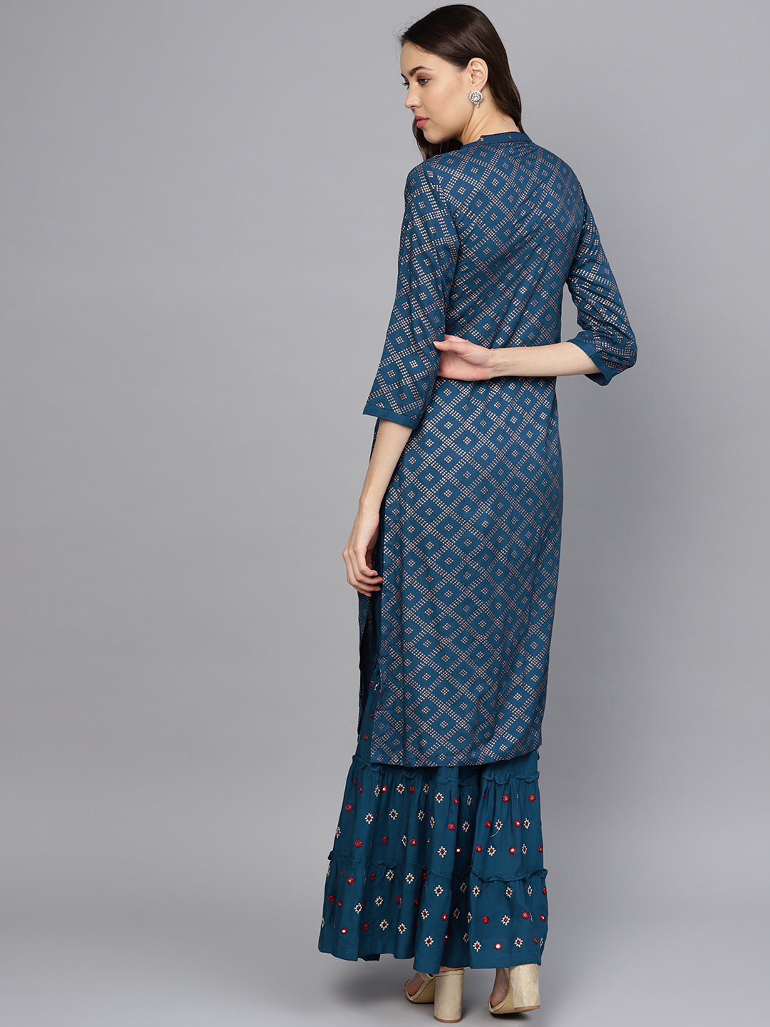 Foil Print Kurta Set With Mirror Embellishments