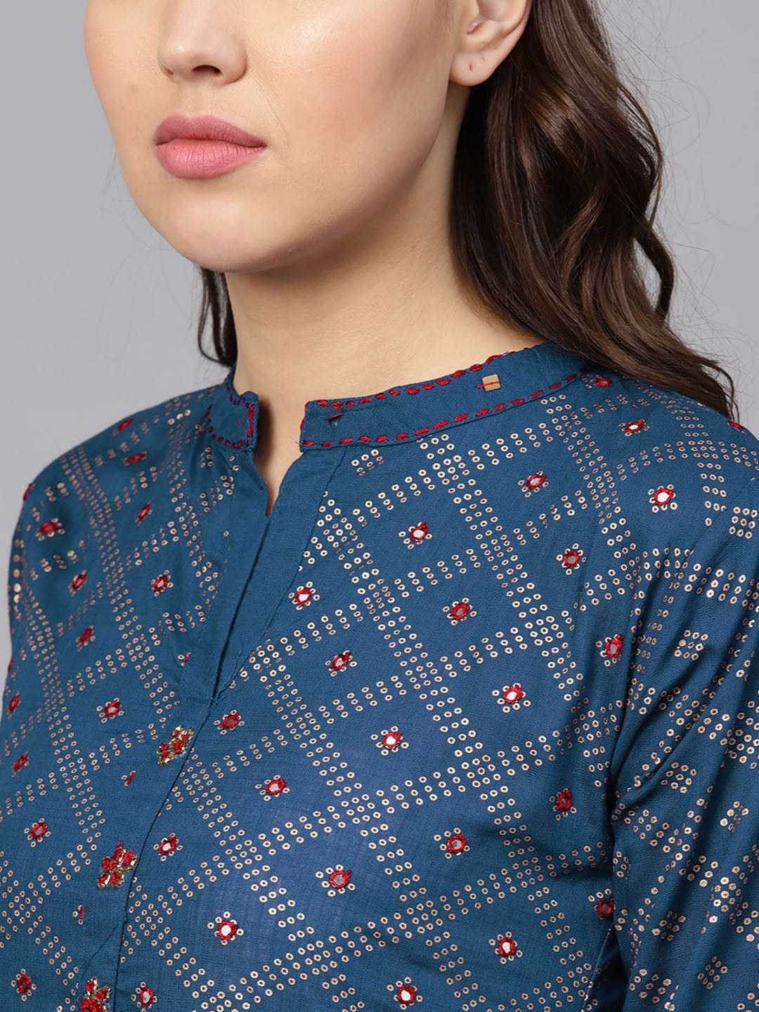 Foil Print Kurta Set With Mirror Embellishments