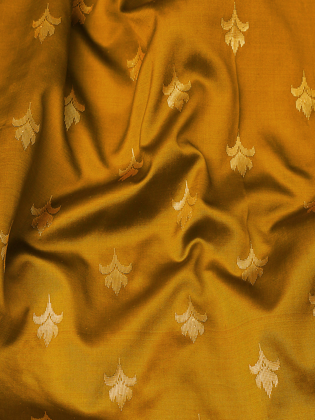 Golden Yellow Zari Embellished Silk Blend Gadwal Handloom Saree