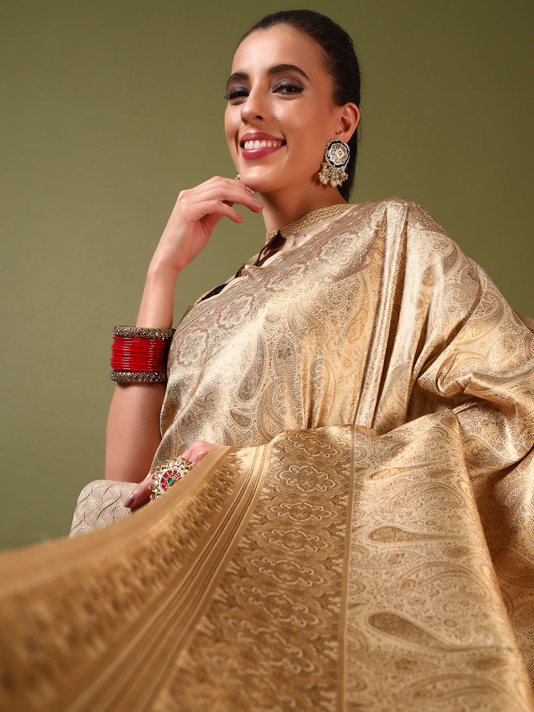 Traditional Banarasi Handloom Silk Saree with Ethnic Zari Paisley Weaving & Jhalar Pallu