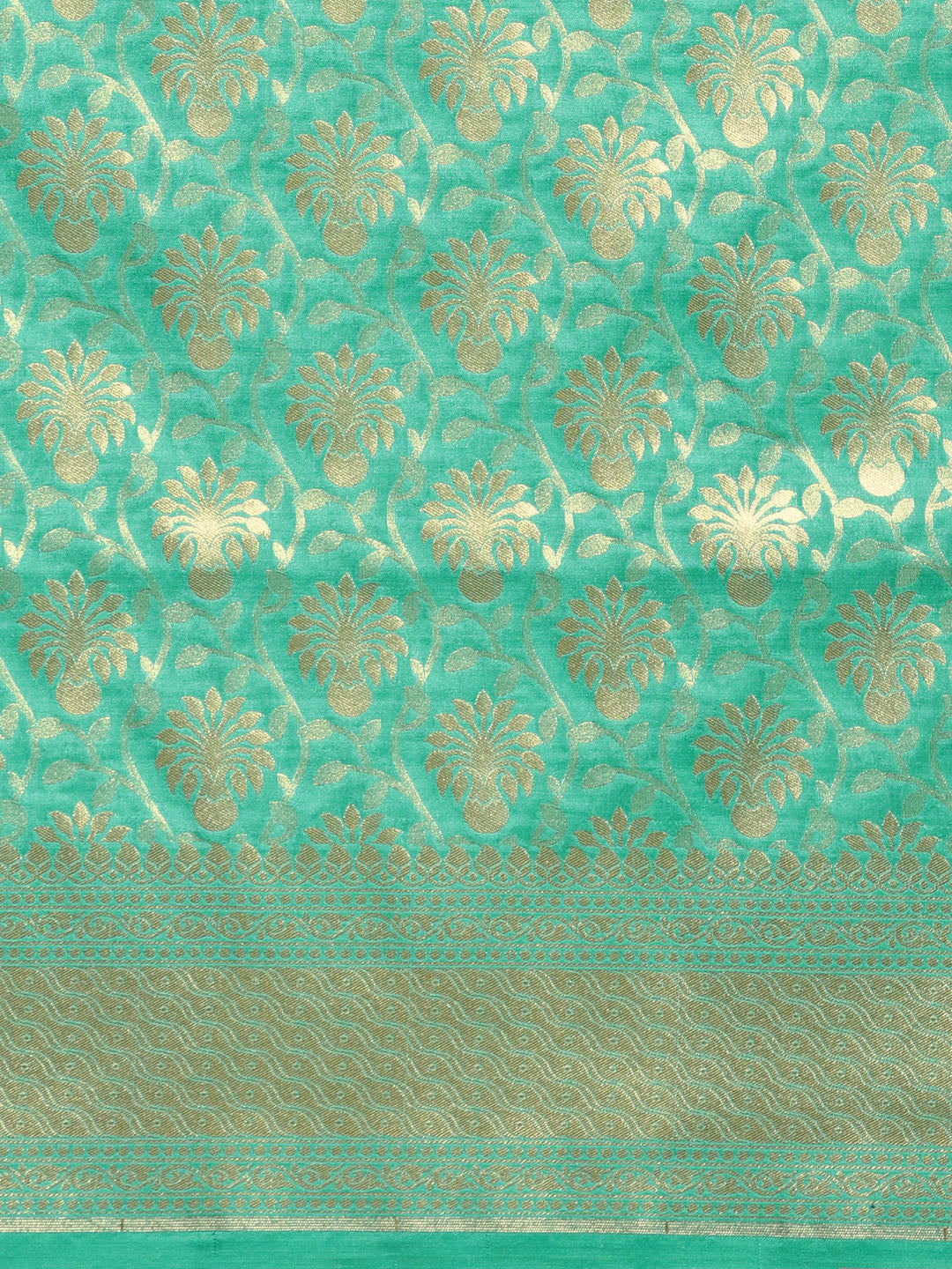 Kanjiwaram Silk Saree with Intricate Zari Floral Weaving