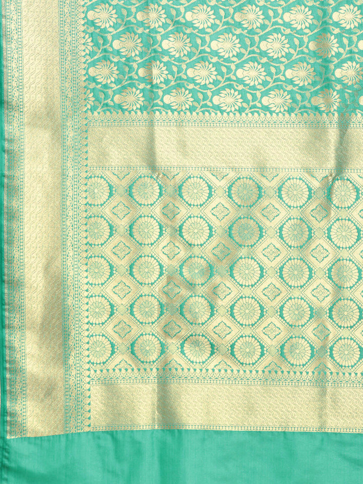 Kanjiwaram Silk Saree with Intricate Zari Floral Weaving