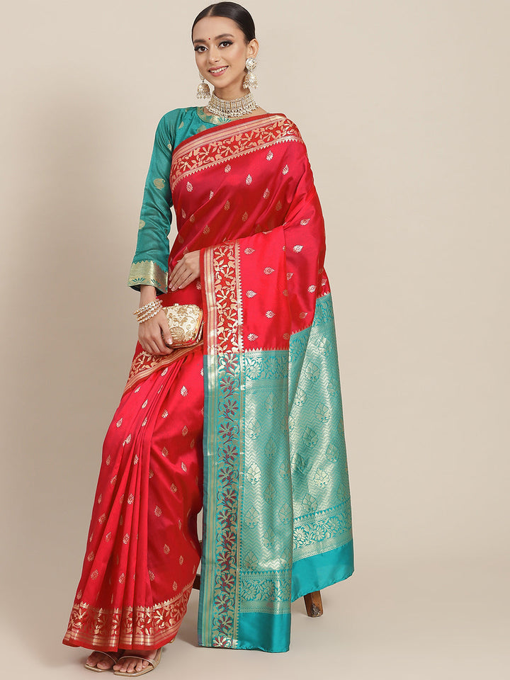 Floral Ethnic Motifs Banarasi Silk Saree with Contrast Pallu
