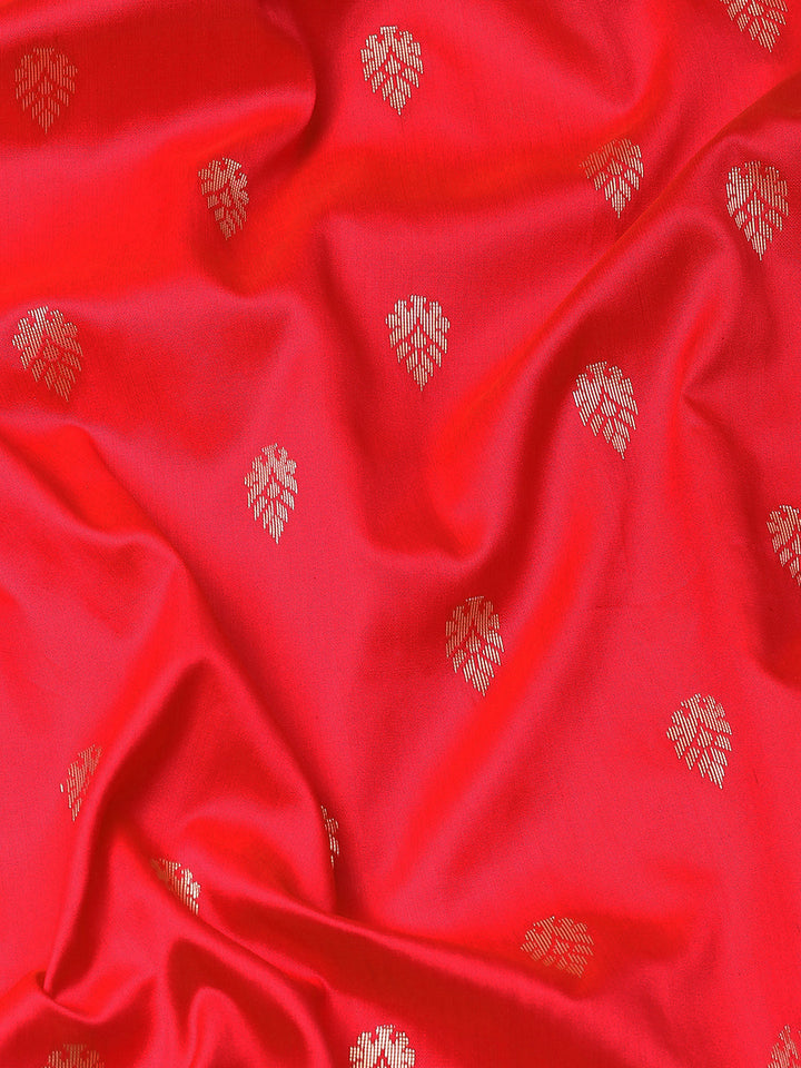Floral Ethnic Motifs Banarasi Silk Saree with Contrast Pallu