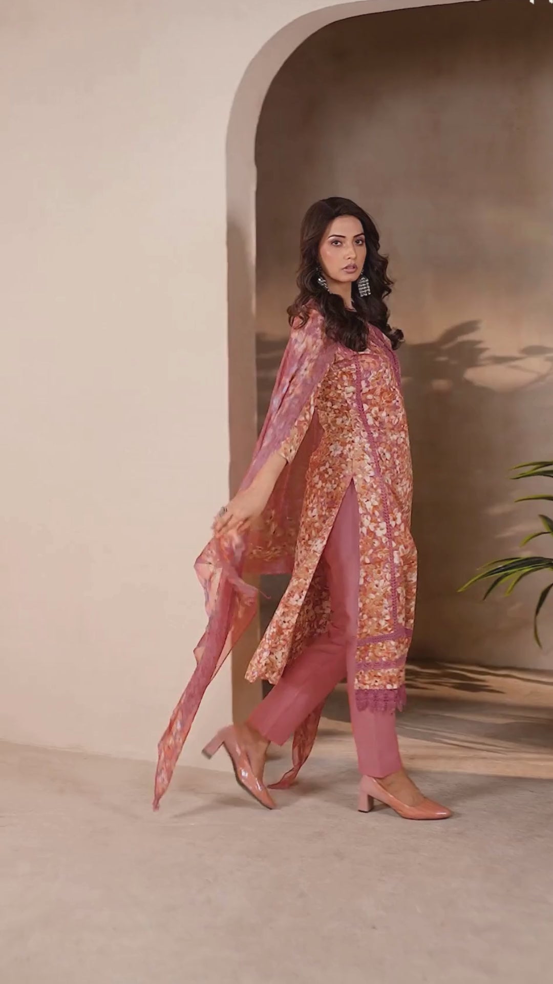 Cotton Floral Printed & Lace Detailed Unstitched Suit Dupatta in Dusty Pink