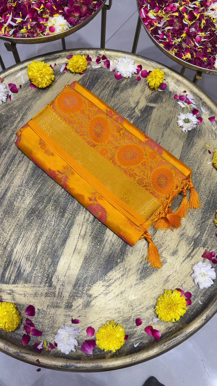 Banarasi Silk Saree with Blouse Piece Fabric Ivory