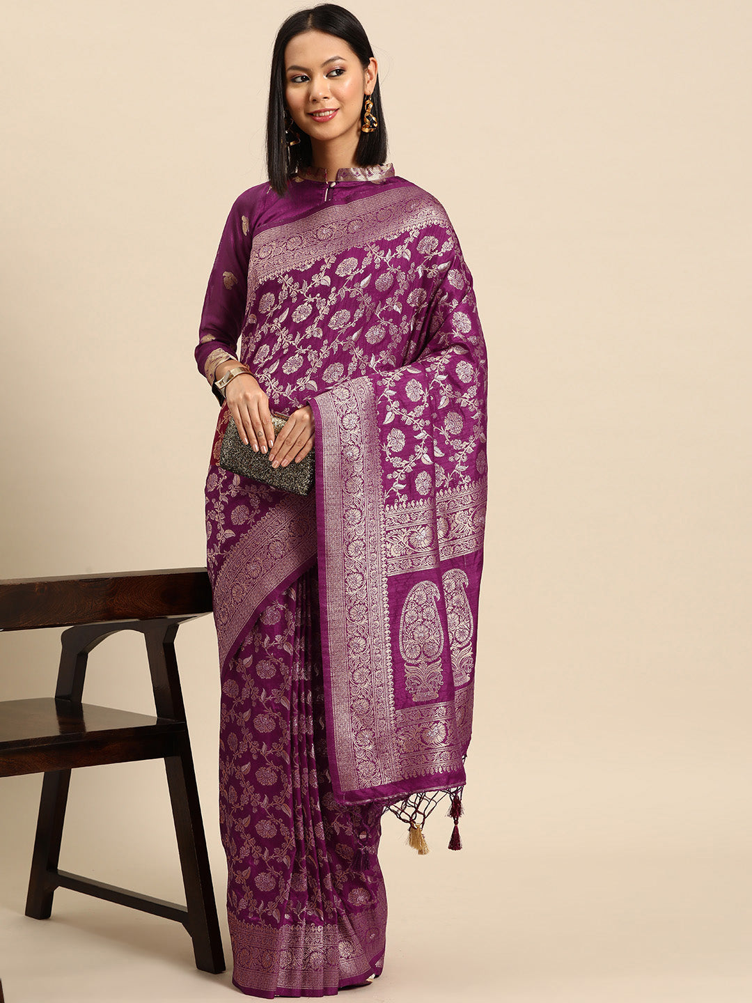 Chhabra 555 Burgundy Paisley  Ethnic Motifs Zari Handloom Jute Silk Traditional Saree & Tassels 