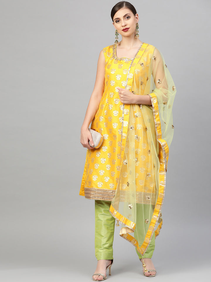 Chhabra 555 Made to Measure Embroidered Kurta Set With Zari weaving and Sequined dupatta